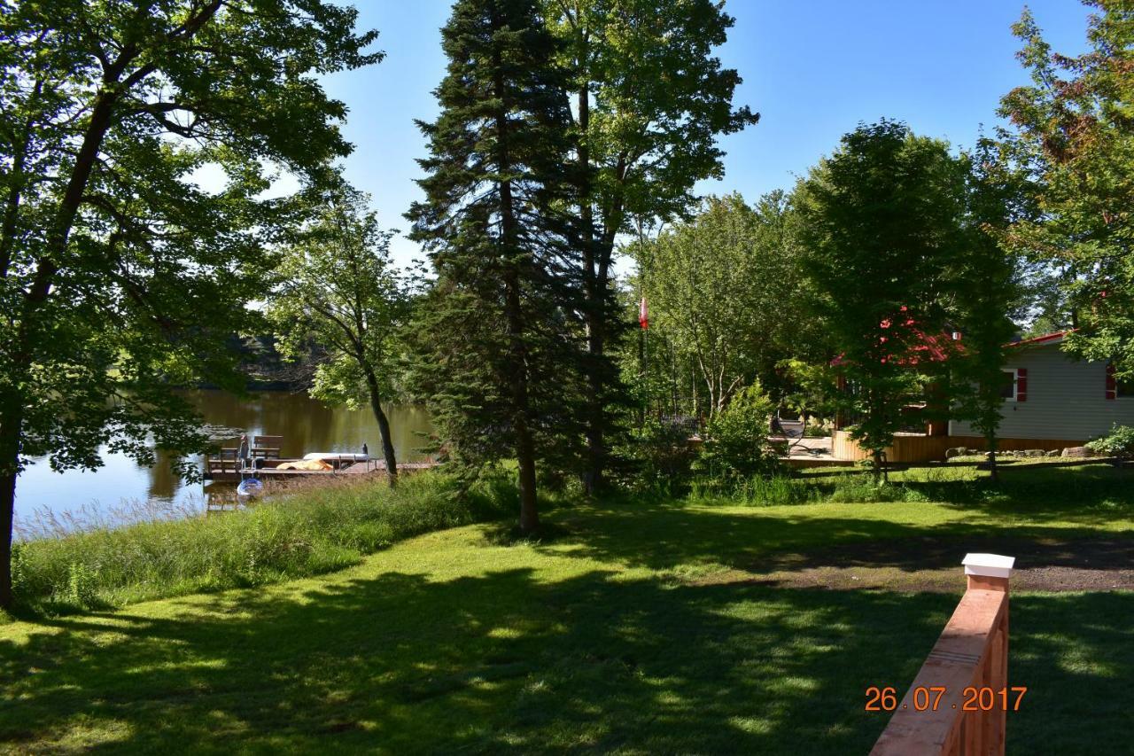 فيلا Domaine Henri-Daze Saint-Pierre-Baptiste المظهر الخارجي الصورة